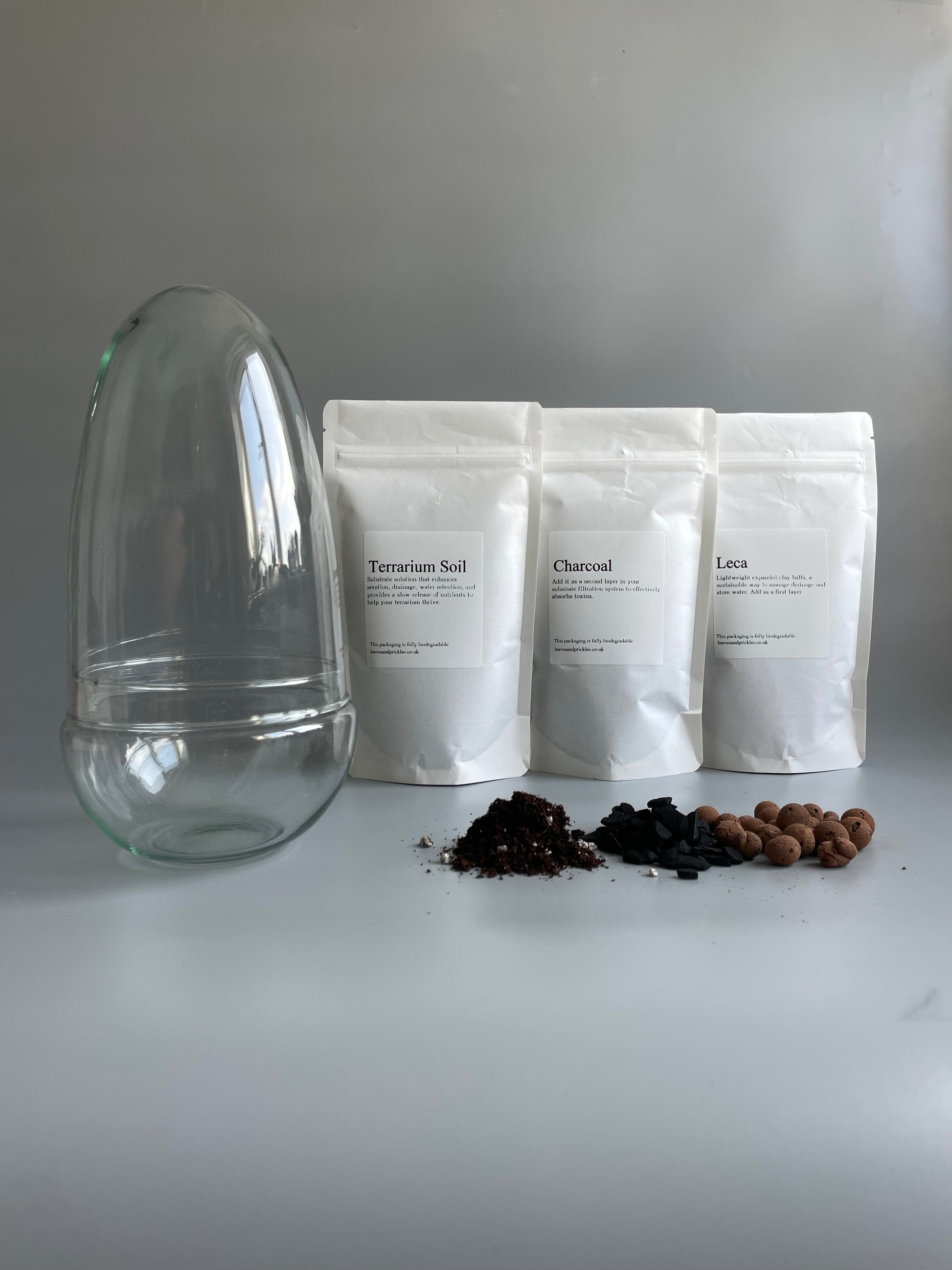 Egg-shaped terrarium essential kit